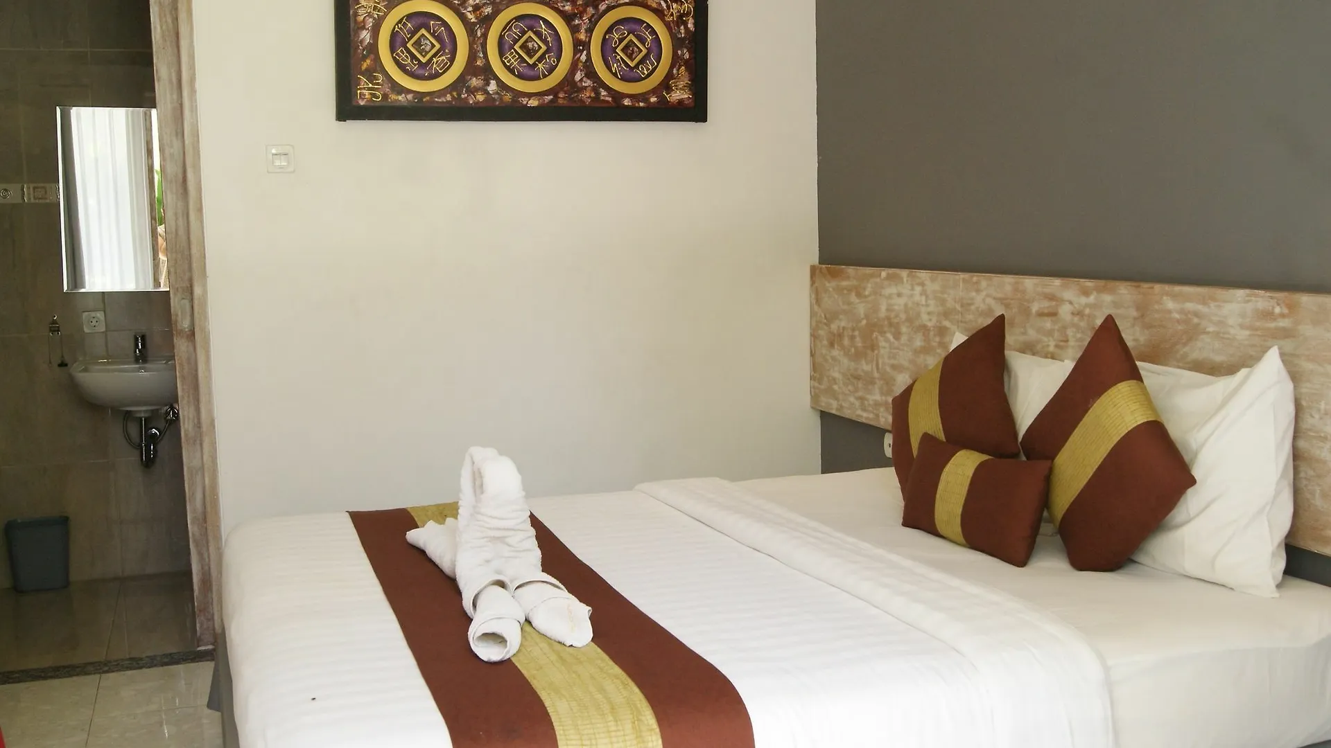 Sugiras Living Hotel Denpasar  Guest house